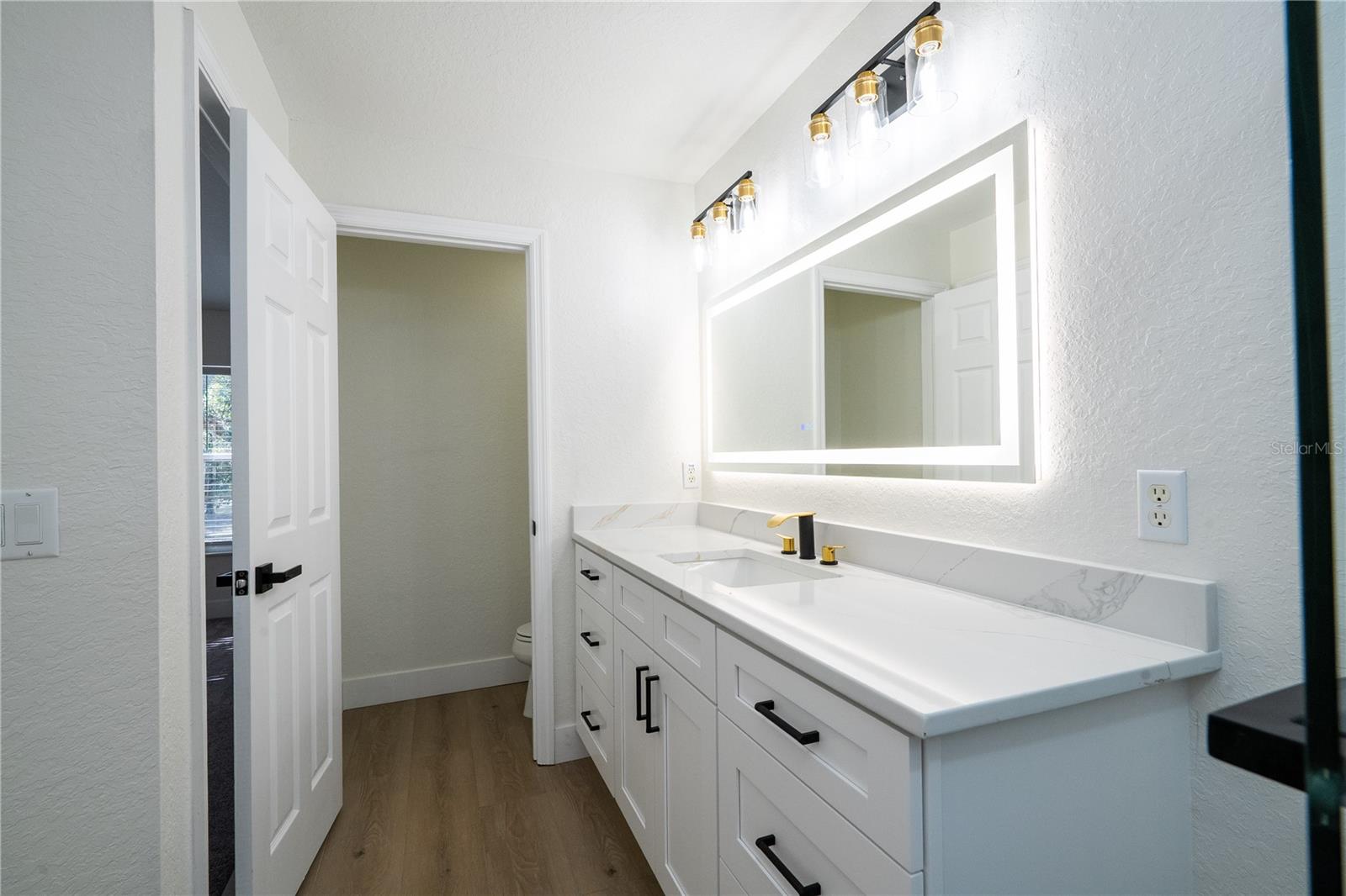 Image 19 of 20 For 7022 Cadiz Boulevard