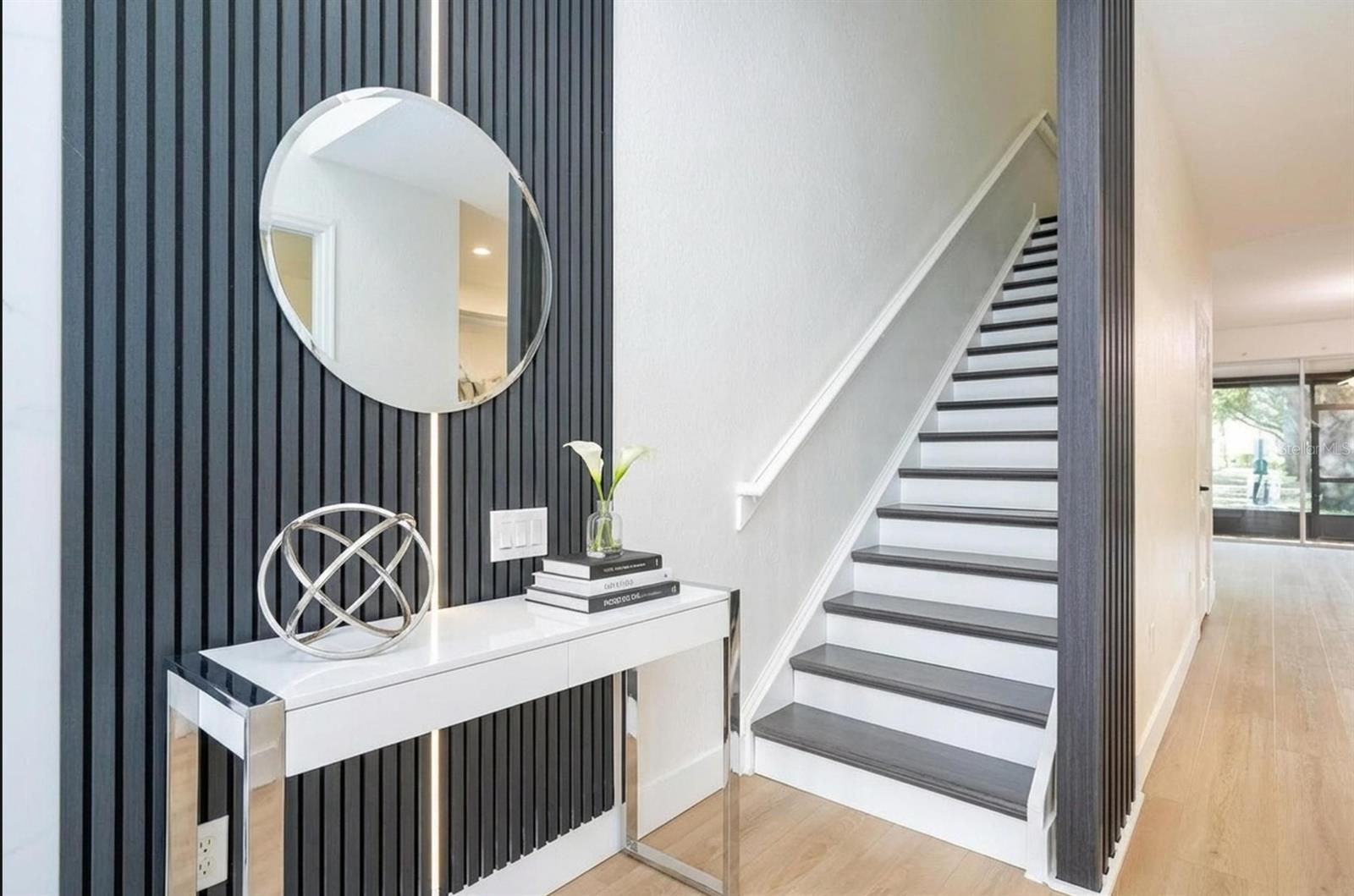 Image 4 of 20 For 7022 Cadiz Boulevard