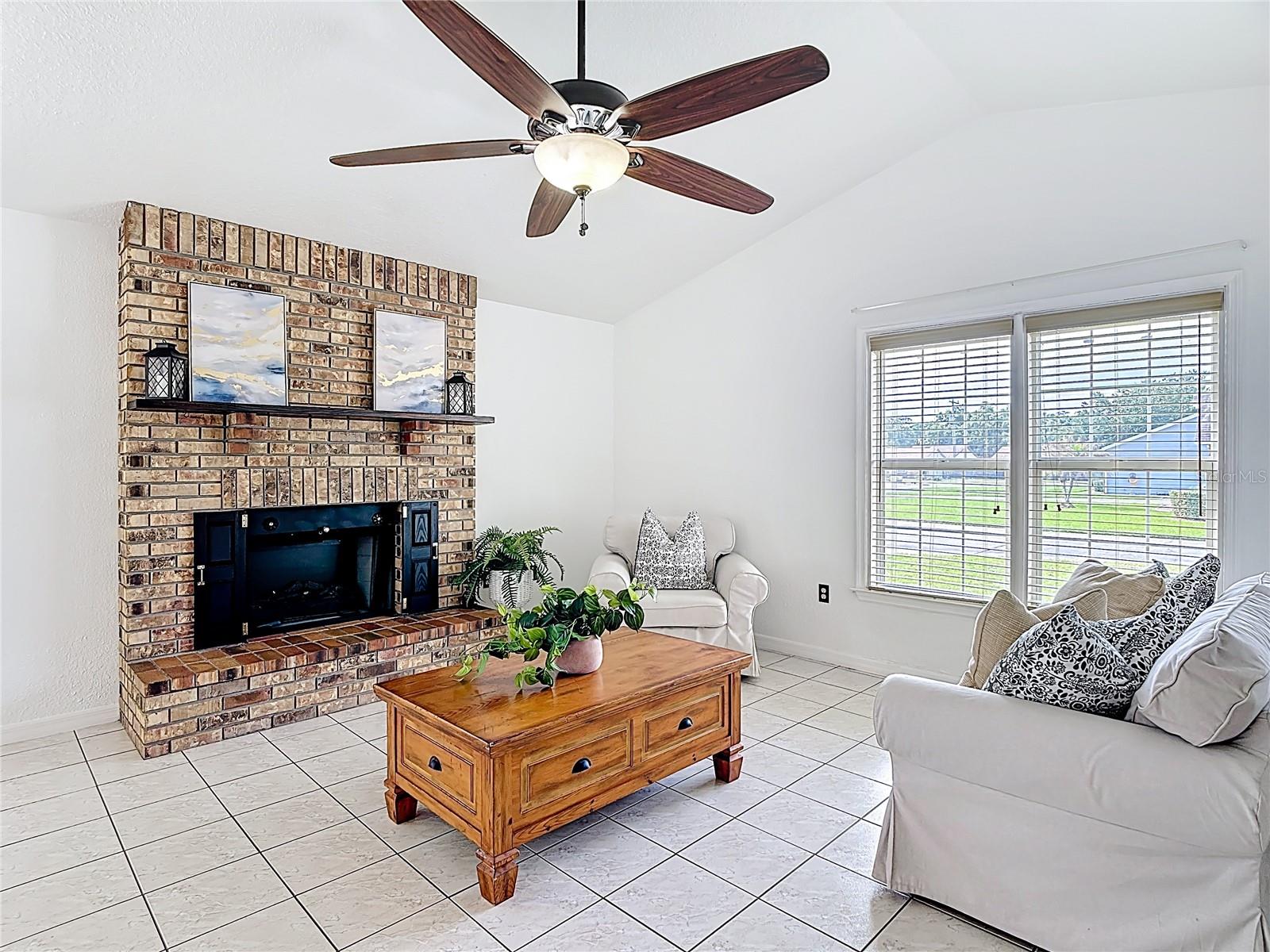 Image 4 of 25 For 1144 Monroe Avenue