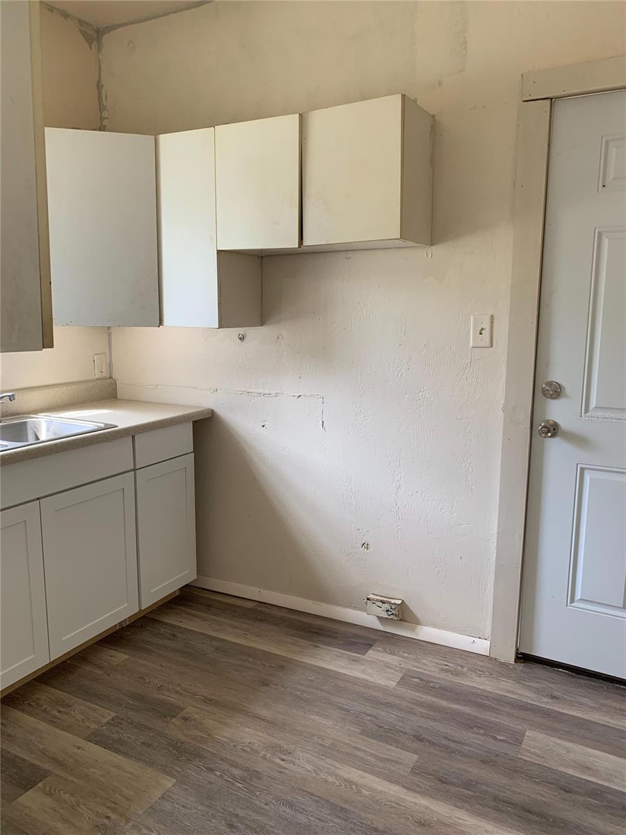 Image 4 of 6 For 417 Maple Street