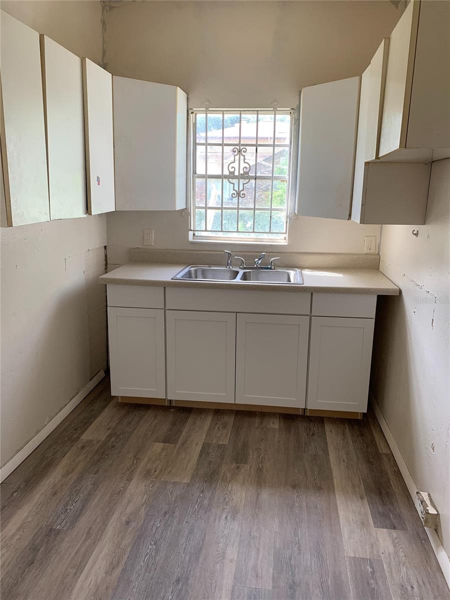 Image 5 of 6 For 417 Maple Street