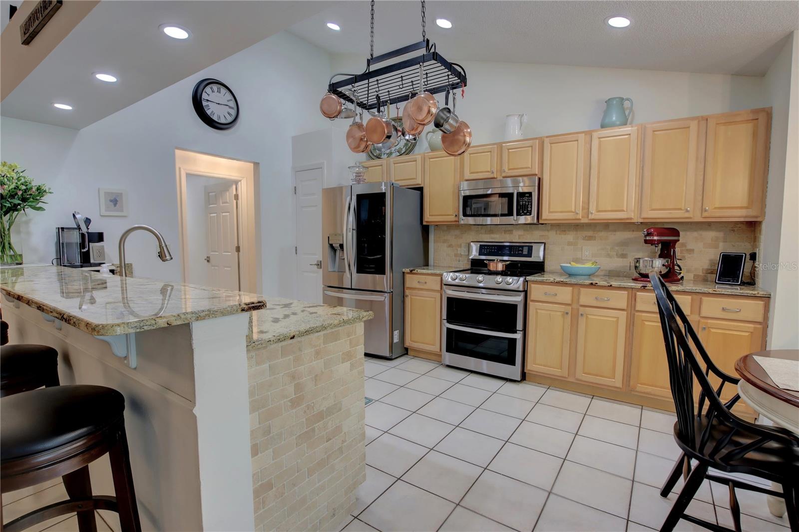 Image 12 of 42 For 301 Oak Leaf Circle