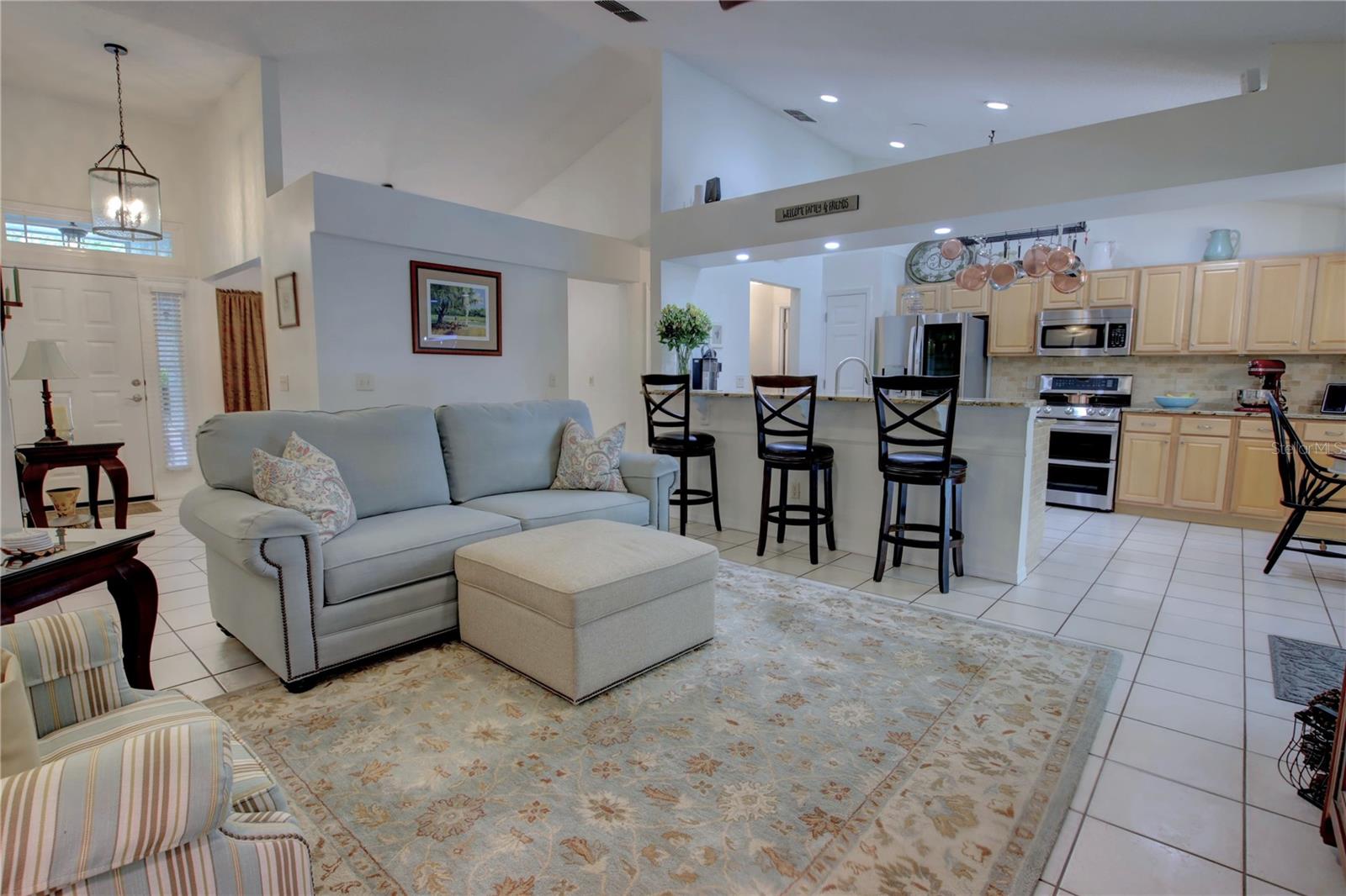 Image 3 of 42 For 301 Oak Leaf Circle