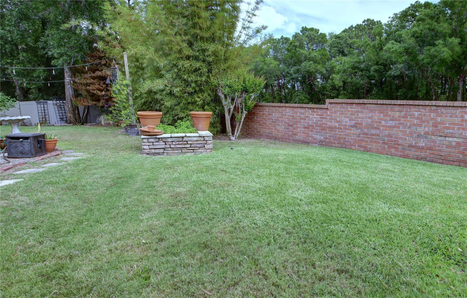 Image 37 of 42 For 301 Oak Leaf Circle