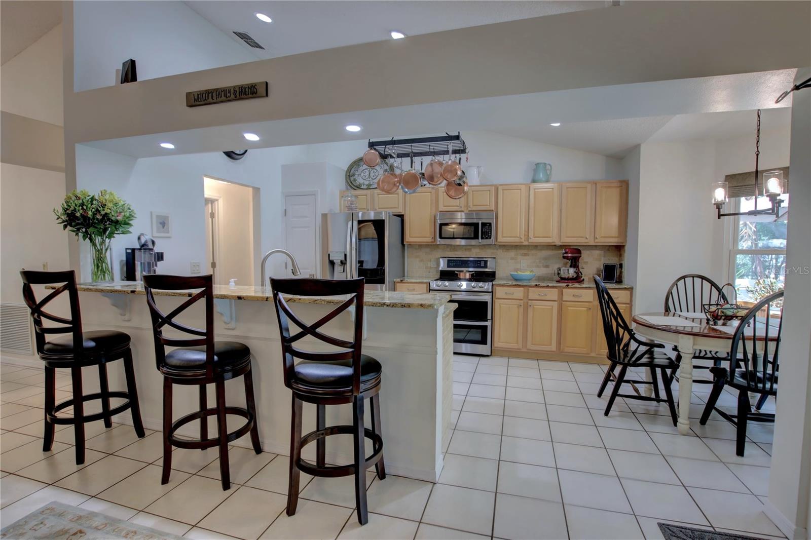 Image 6 of 42 For 301 Oak Leaf Circle