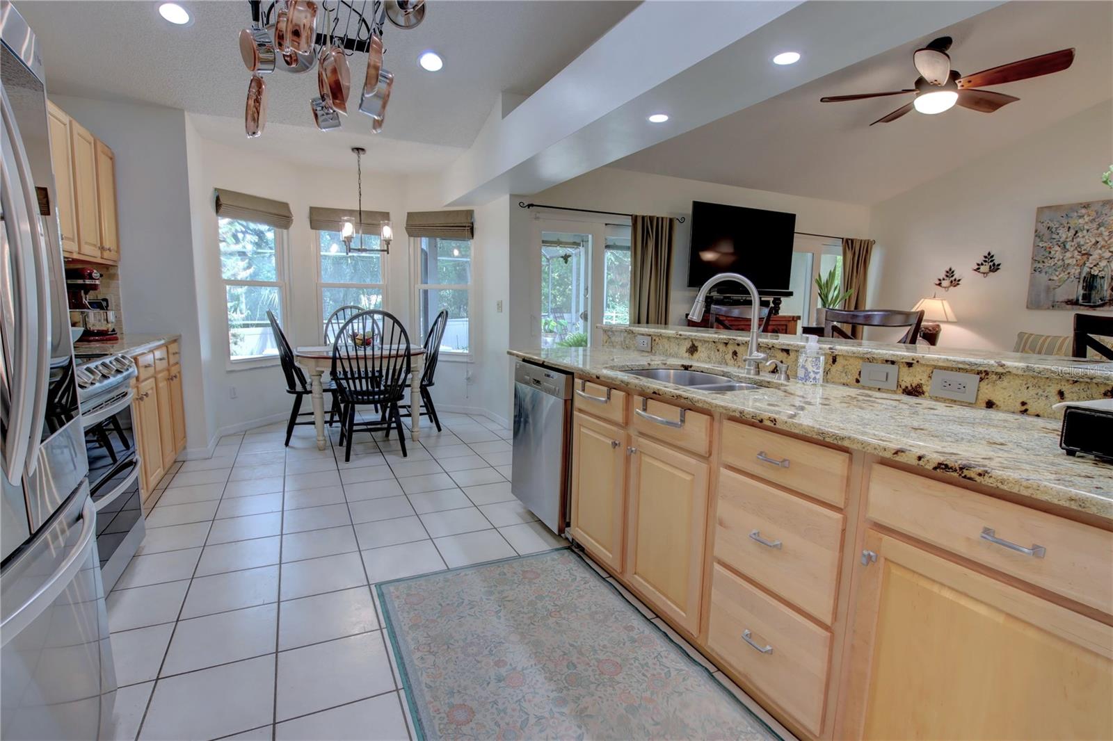 Image 8 of 42 For 301 Oak Leaf Circle