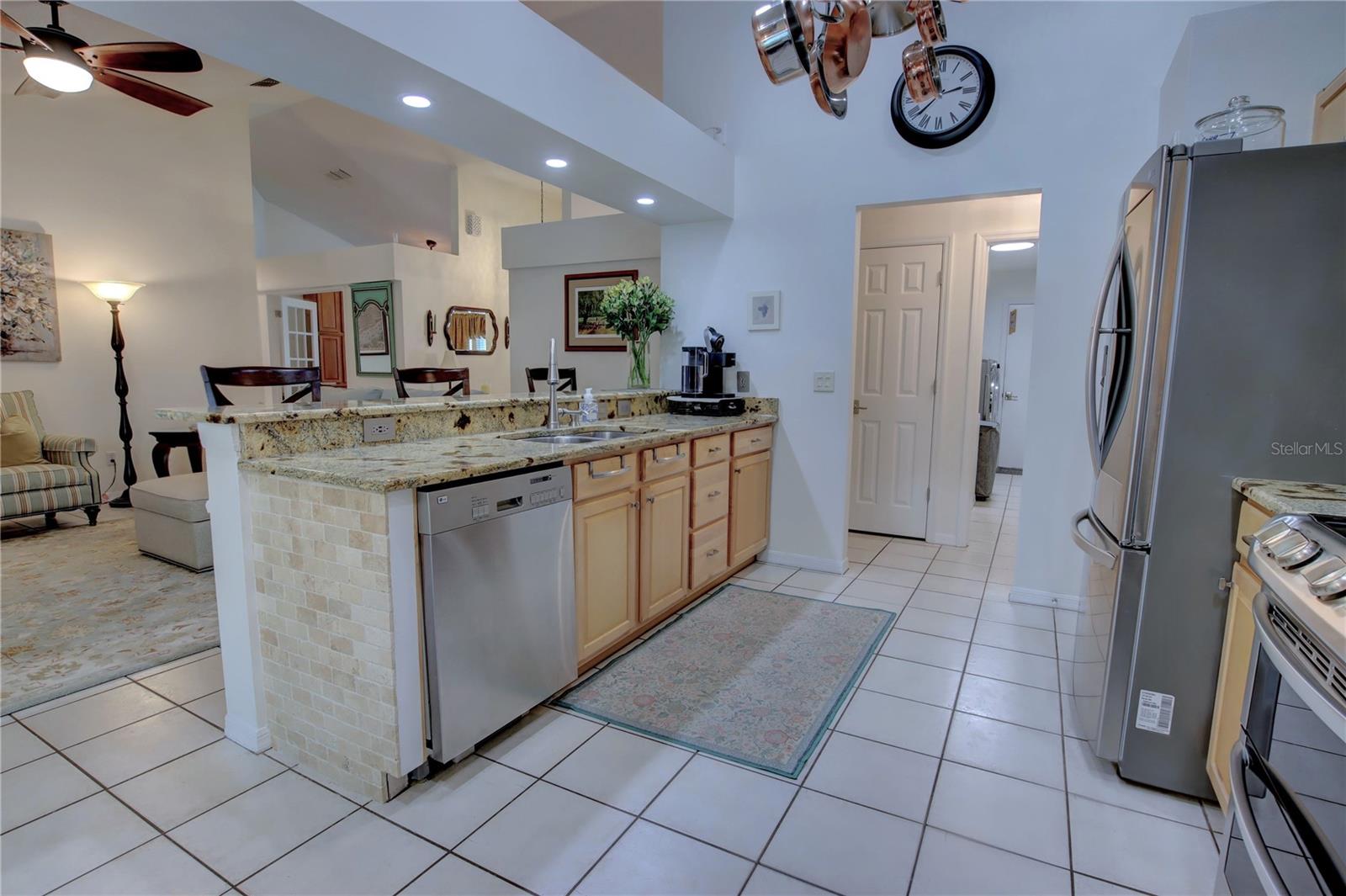 Image 9 of 42 For 301 Oak Leaf Circle