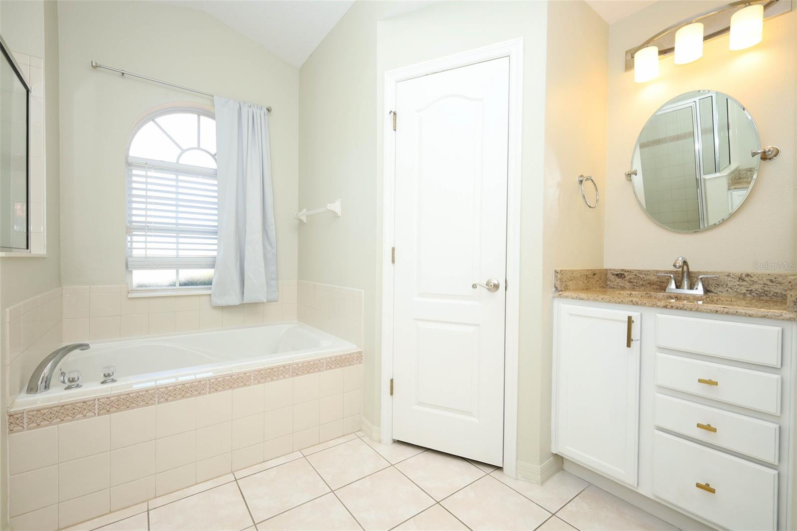 Image 13 of 41 For 200 Patrice Hope Street