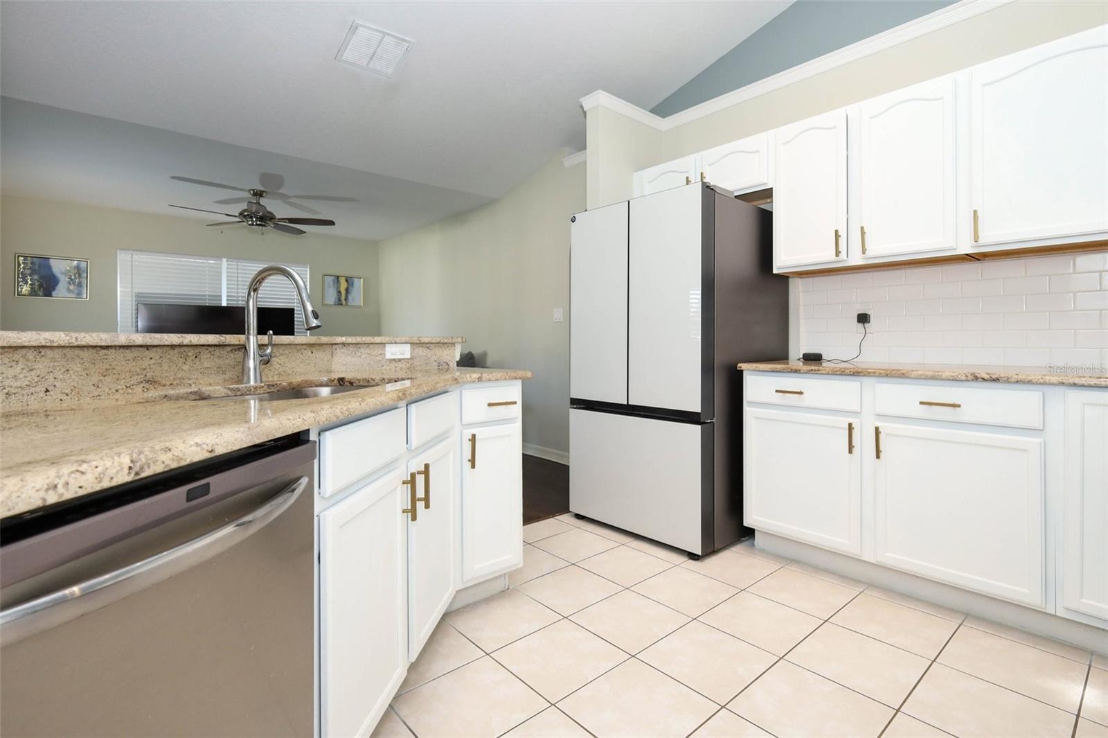 Image 20 of 41 For 200 Patrice Hope Street