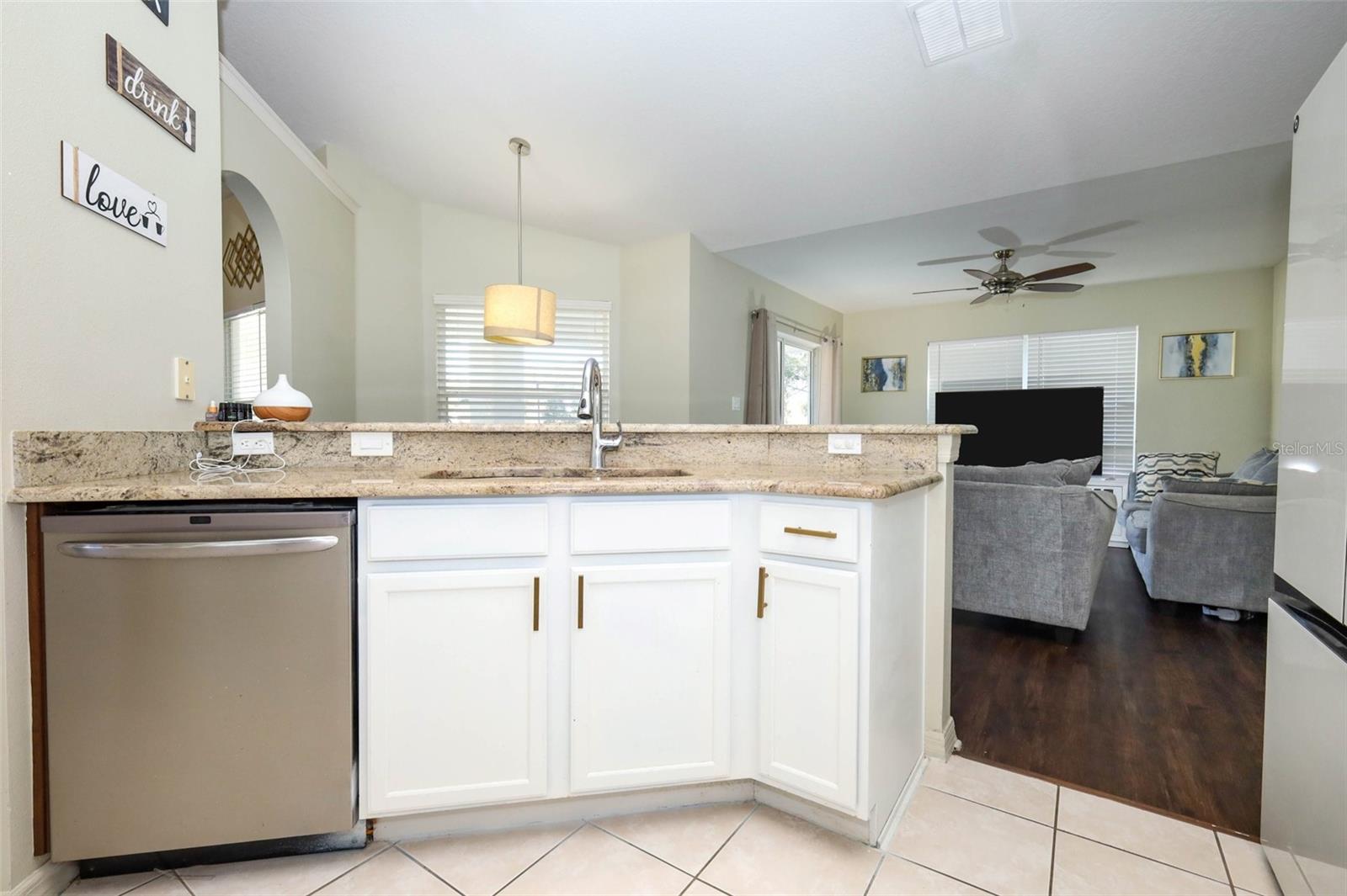 Image 21 of 41 For 200 Patrice Hope Street