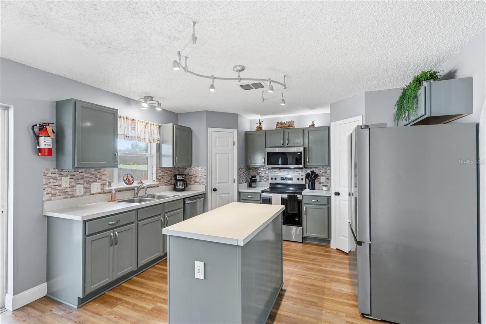 Image 8 of 37 For 2150 Sandridge Circle