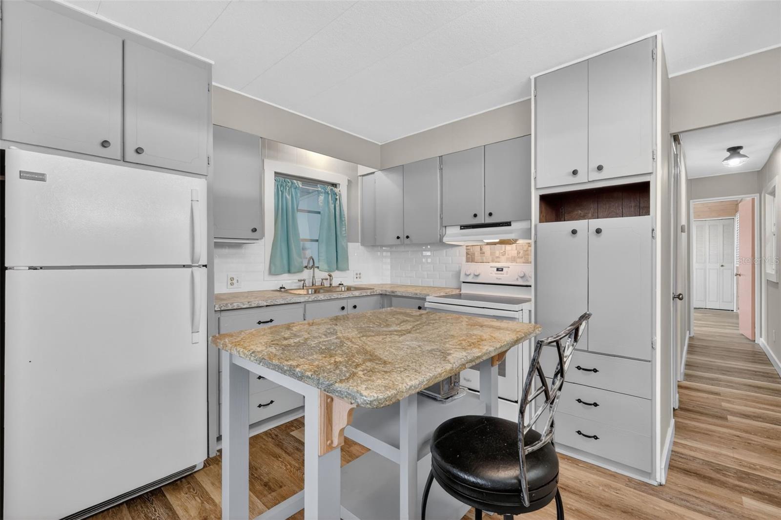 Image 10 of 32 For 465 Marina Lane