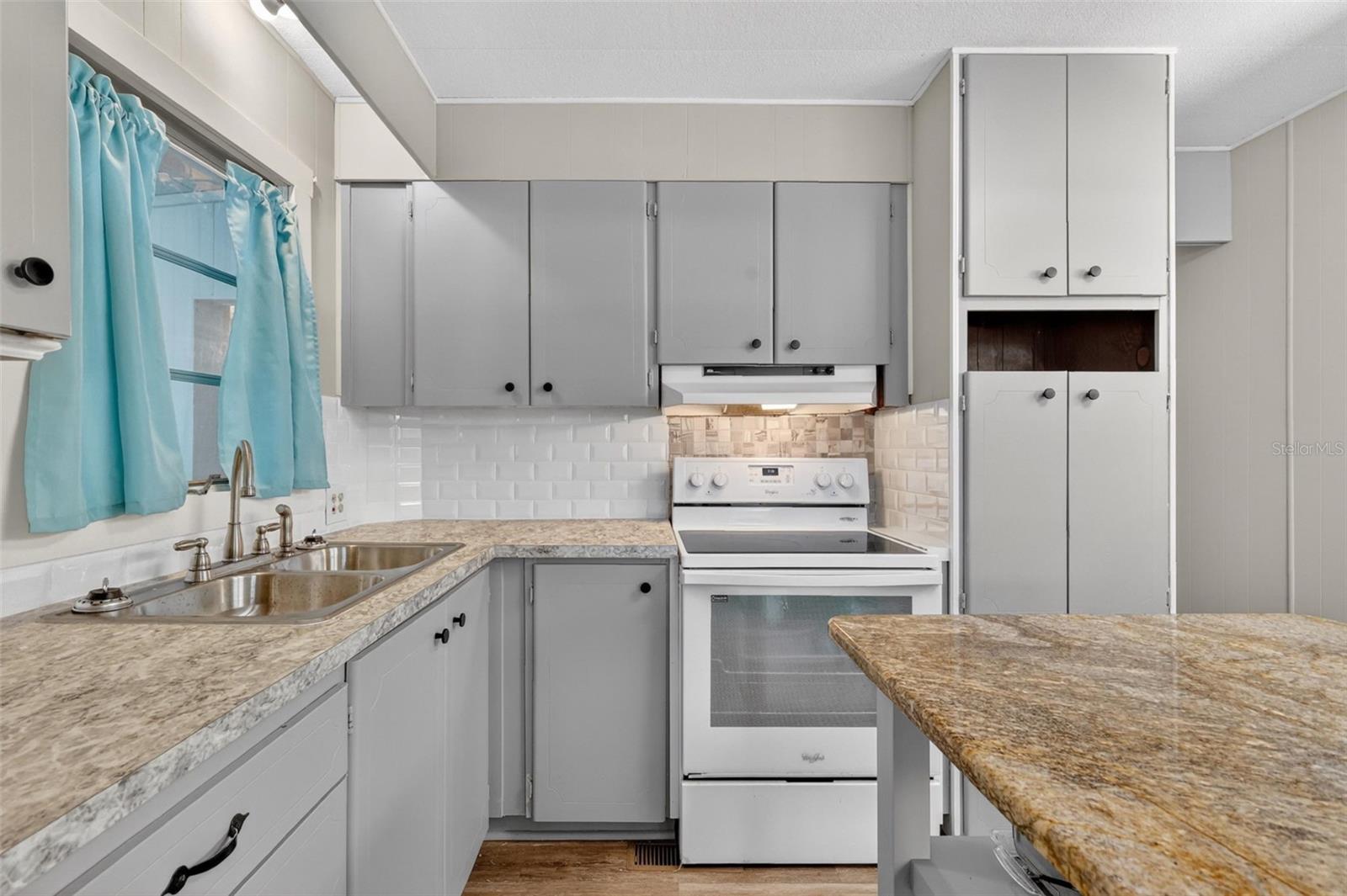 Image 13 of 32 For 465 Marina Lane