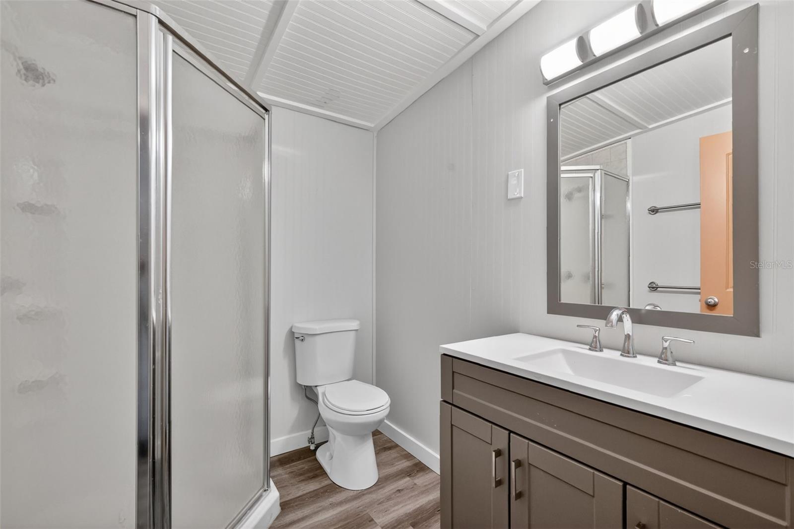 Image 14 of 32 For 465 Marina Lane