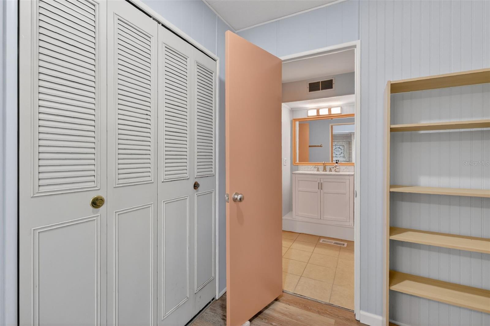 Image 18 of 32 For 465 Marina Lane