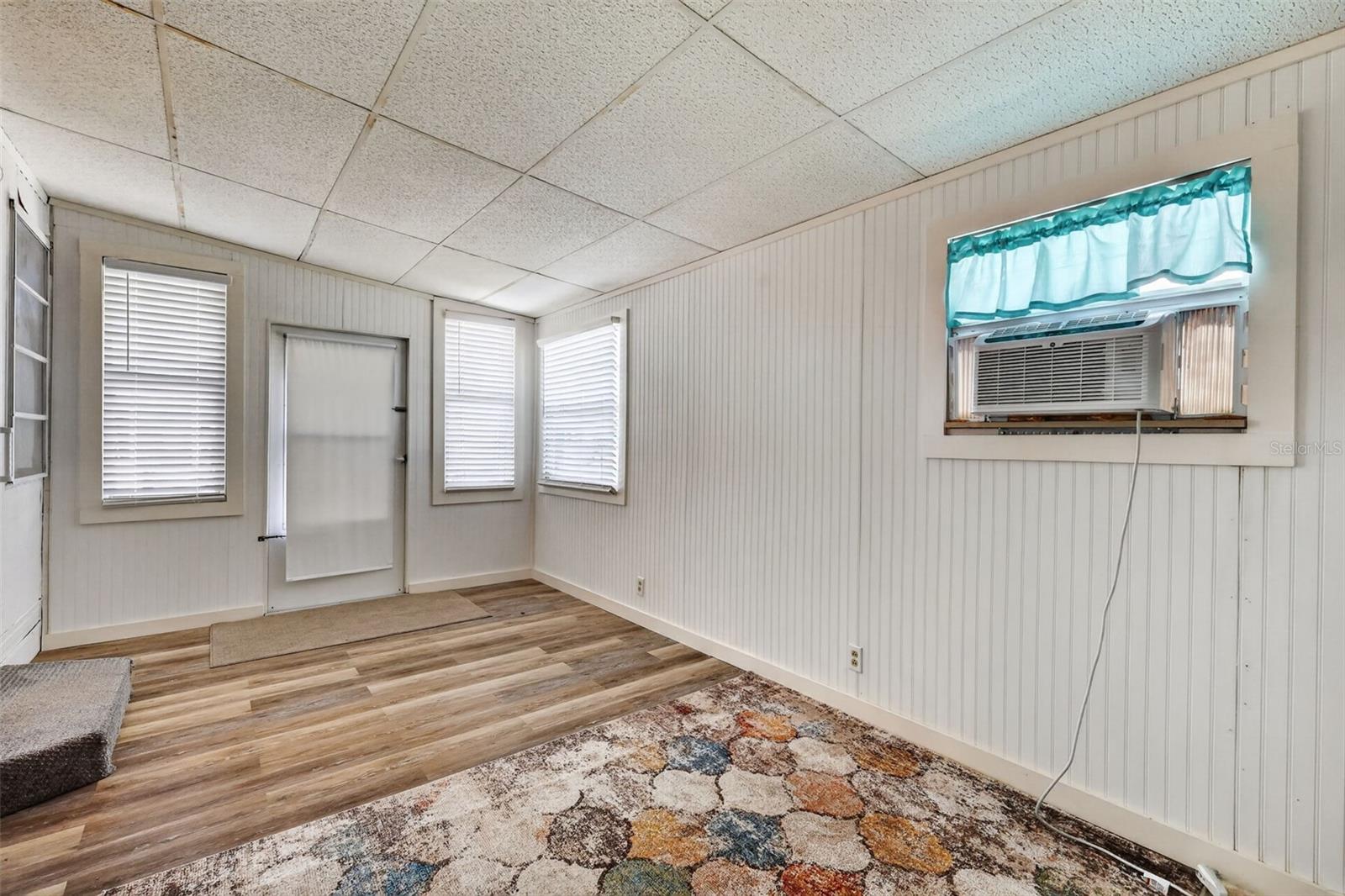 Image 21 of 32 For 465 Marina Lane