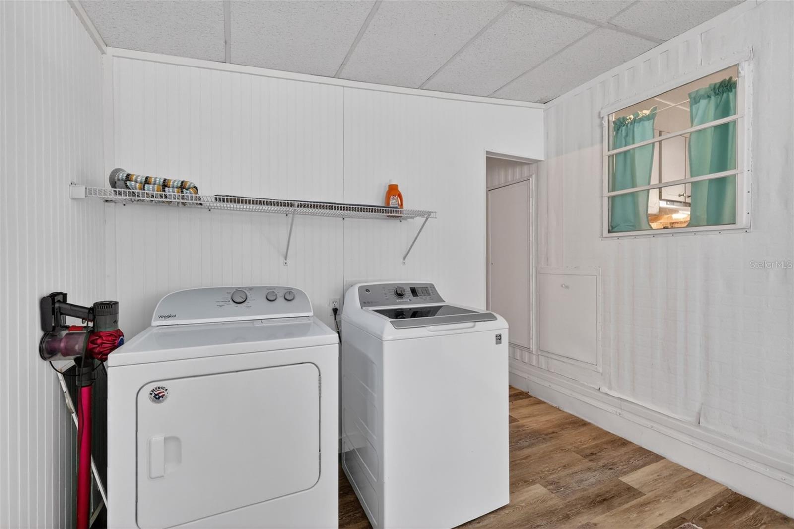 Image 22 of 32 For 465 Marina Lane