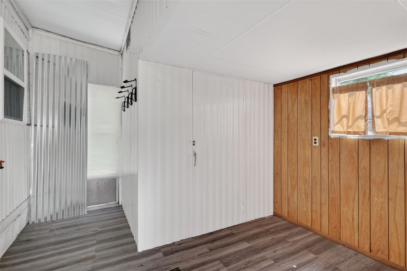 Image 26 of 32 For 465 Marina Lane