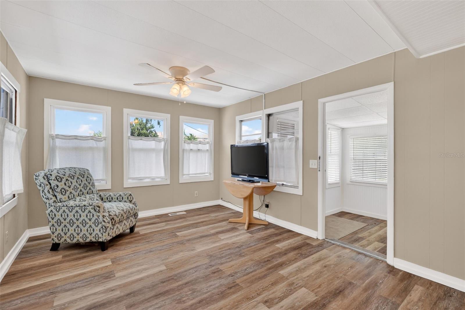 Image 9 of 32 For 465 Marina Lane