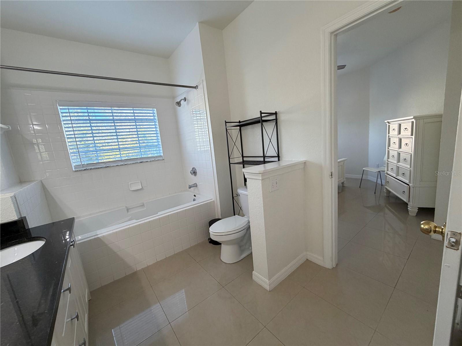 Image 23 of 47 For 3735 Conroy Road 2222