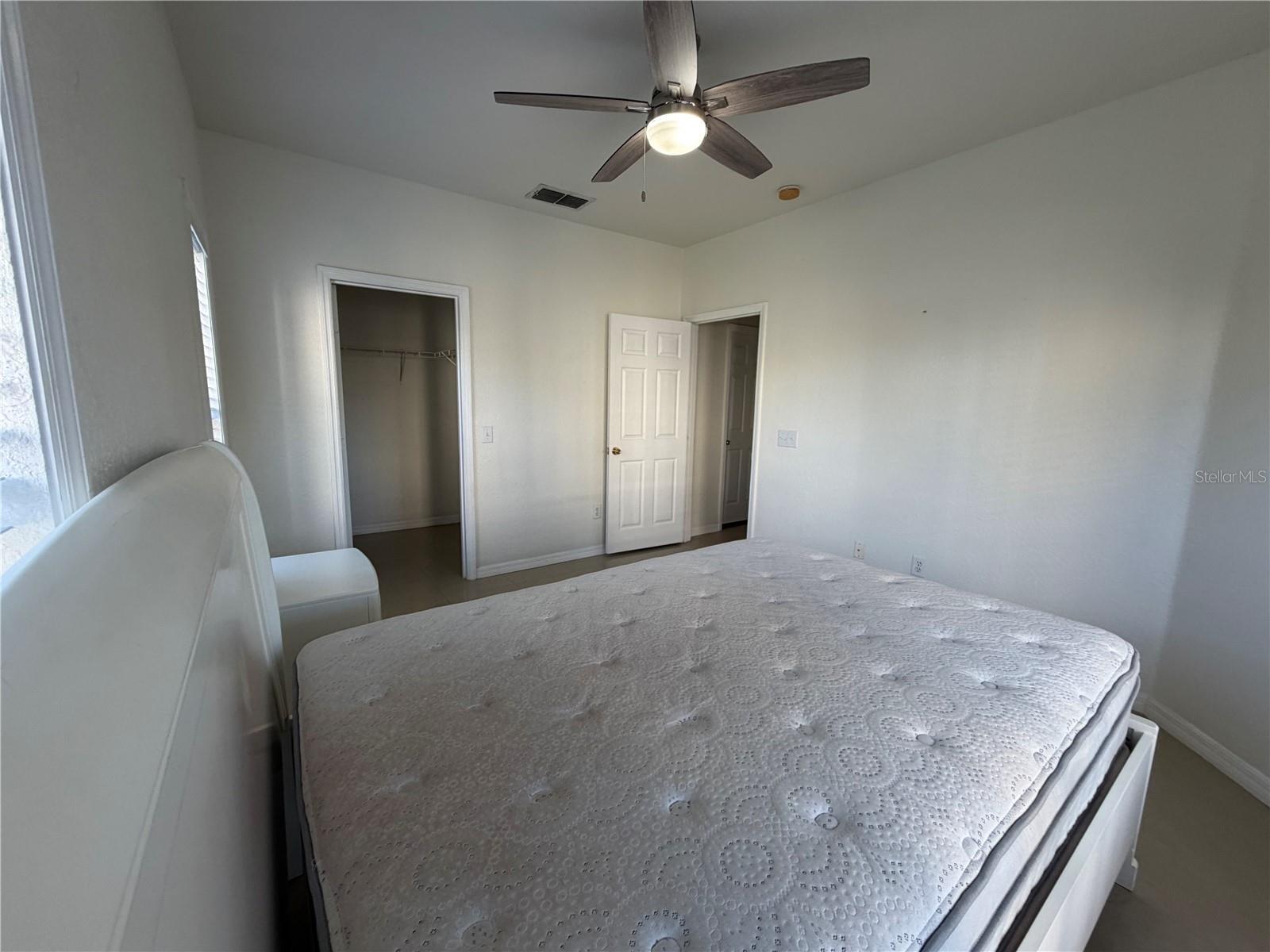 Image 28 of 47 For 3735 Conroy Road 2222