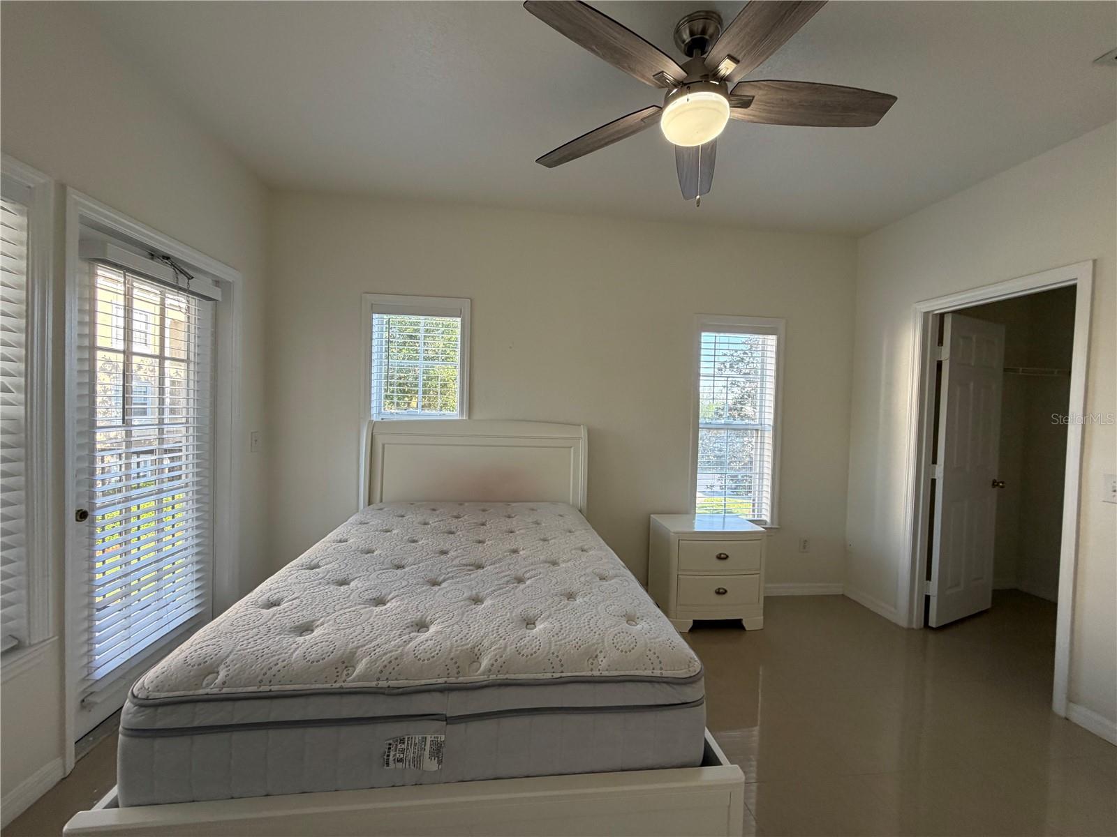 Image 30 of 47 For 3735 Conroy Road 2222