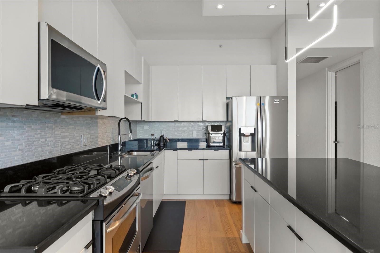 Image 10 of 44 For 150 Robinson Street 2506