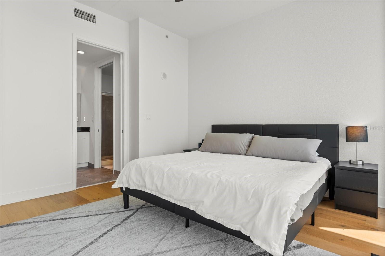 Image 25 of 44 For 150 Robinson Street 2506