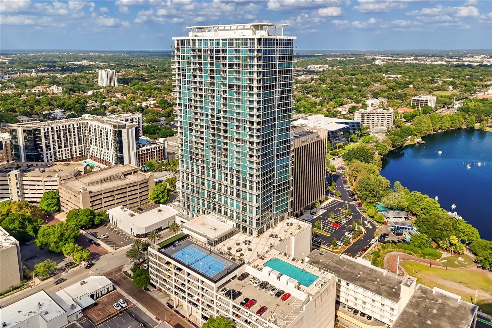 Image 29 of 44 For 150 Robinson Street 2506