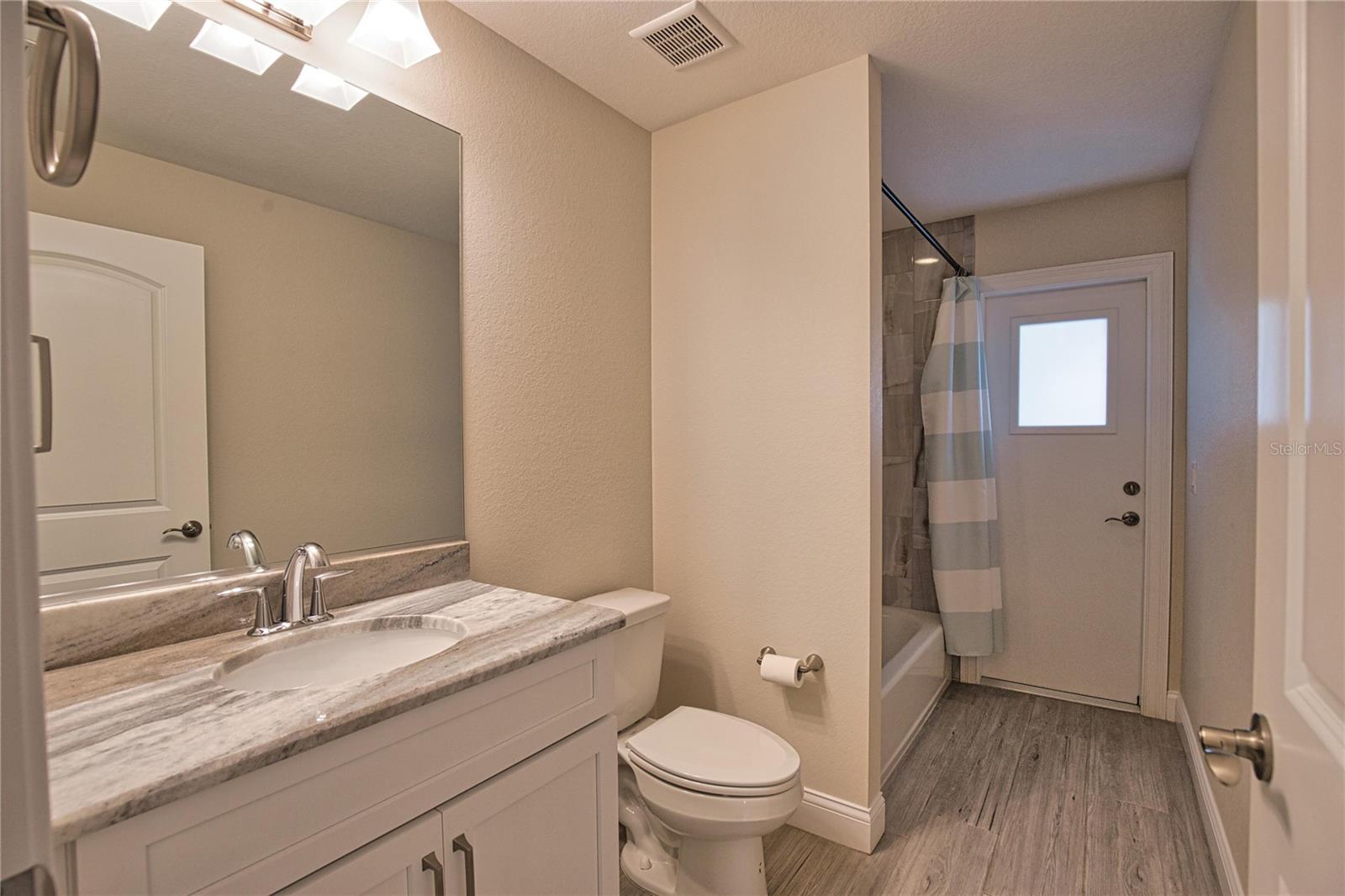 Image 23 of 42 For 916 Boundary Boulevard