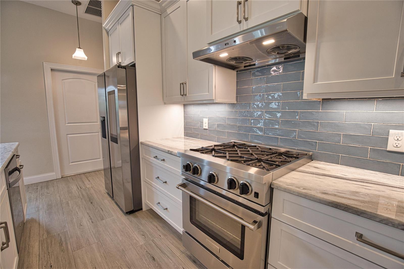 Image 8 of 42 For 916 Boundary Boulevard