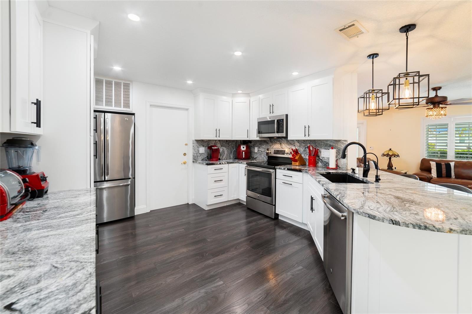 Image 12 of 34 For 2107 22nd Street