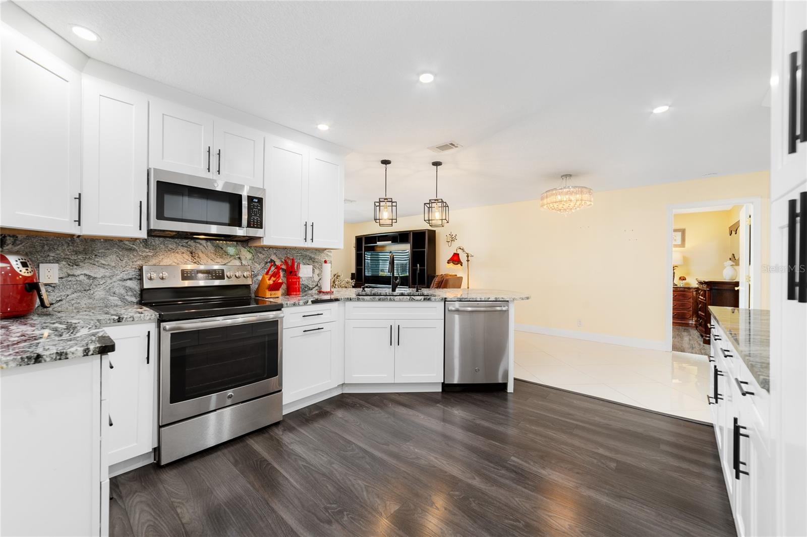 Image 13 of 34 For 2107 22nd Street