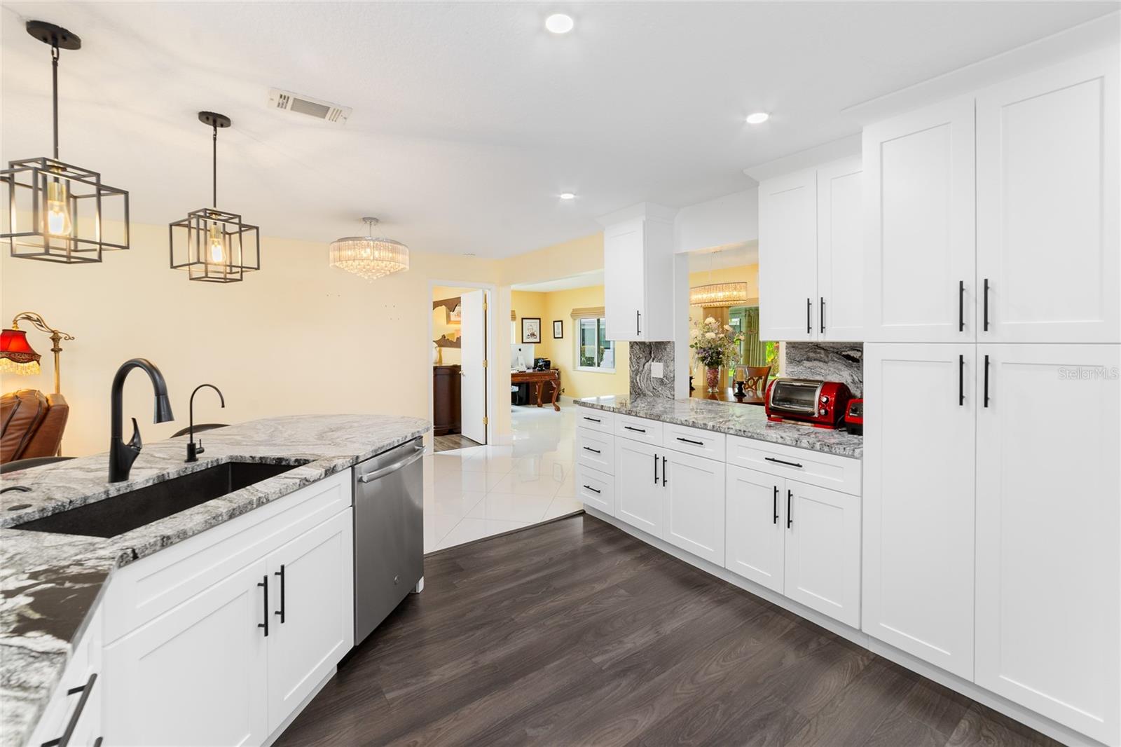 Image 14 of 34 For 2107 22nd Street