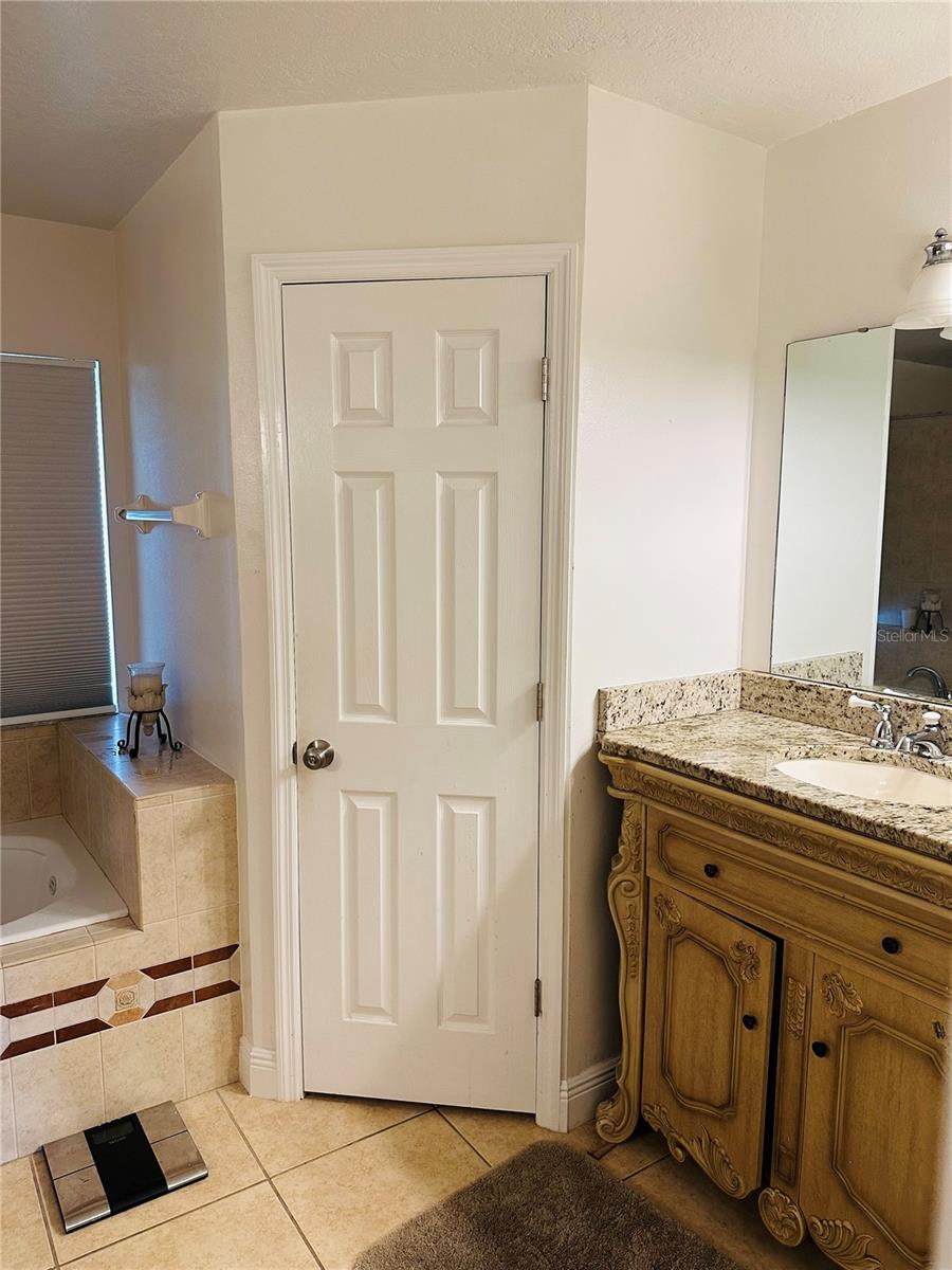 Image 27 of 29 For 2283 Stone Cross Circle