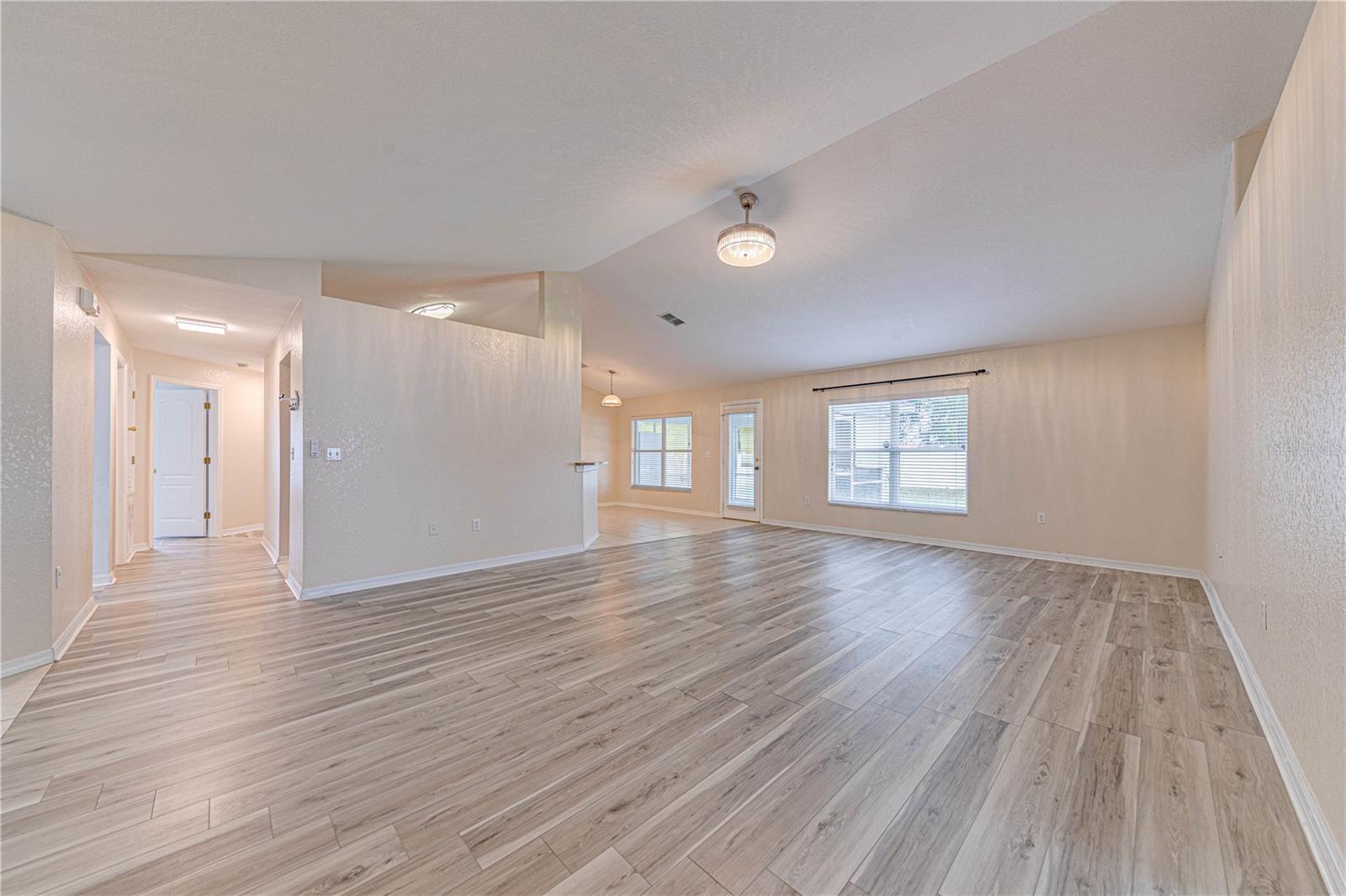 Image 14 of 43 For 1176 Lake Place Court