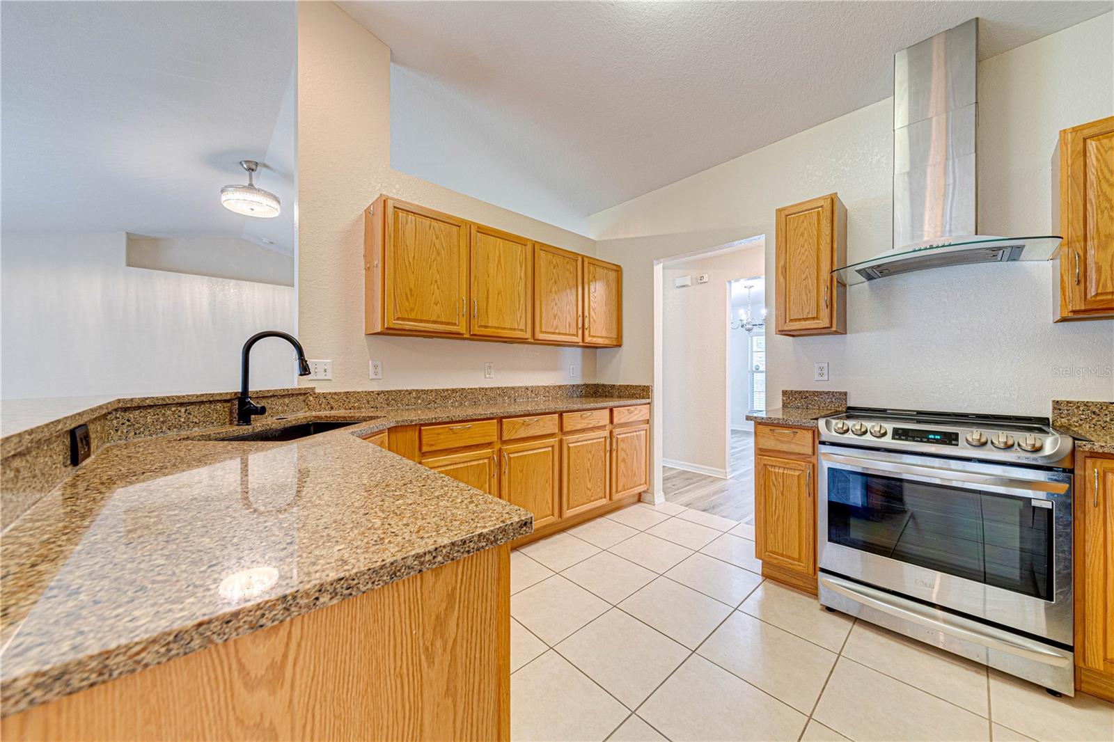 Image 18 of 43 For 1176 Lake Place Court