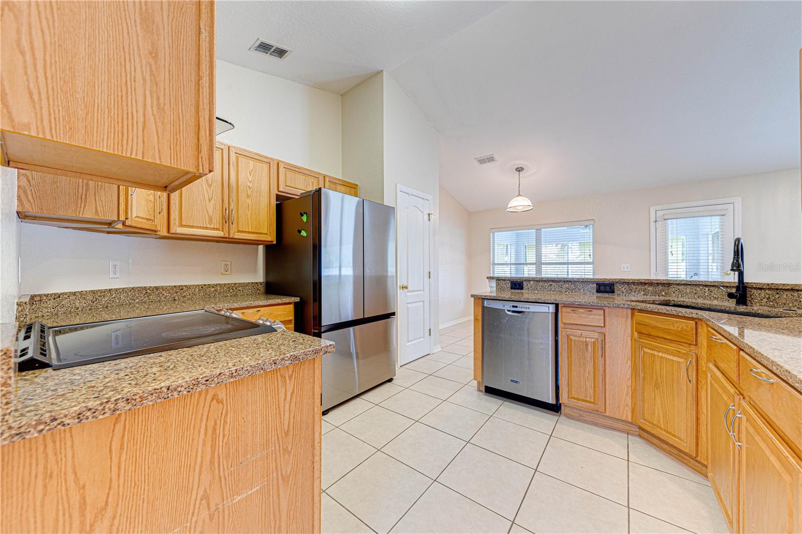 Image 19 of 43 For 1176 Lake Place Court