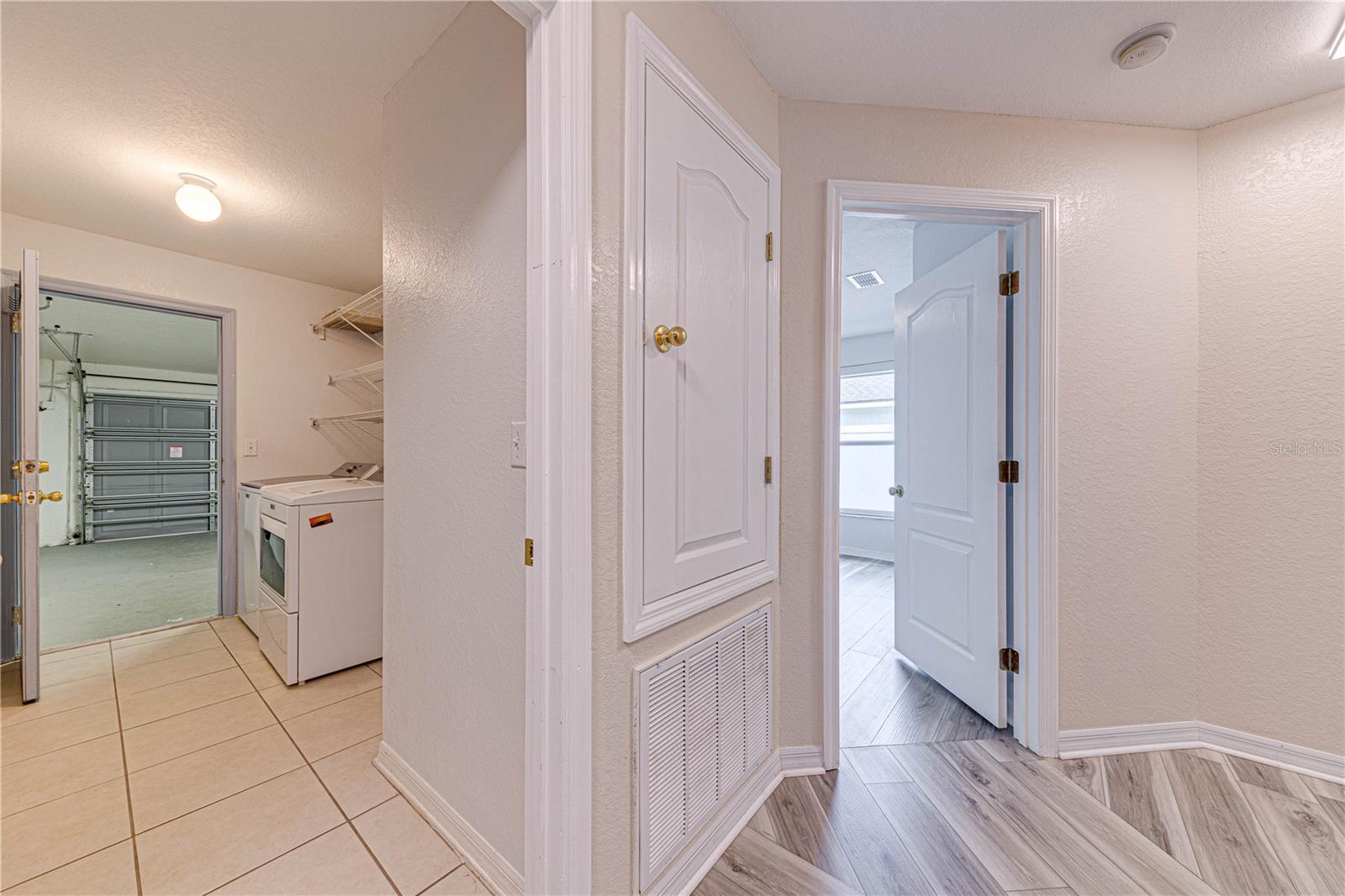 Image 20 of 43 For 1176 Lake Place Court