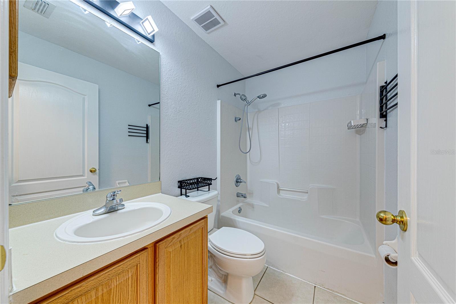 Image 26 of 43 For 1176 Lake Place Court