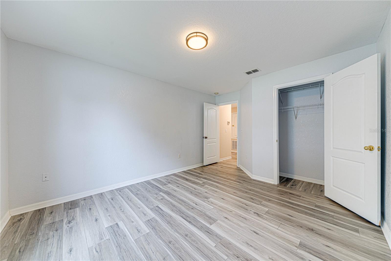 Image 29 of 43 For 1176 Lake Place Court