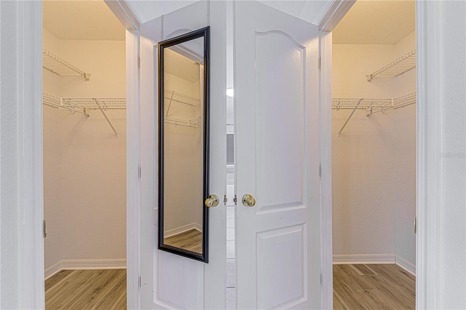 Image 33 of 43 For 1176 Lake Place Court