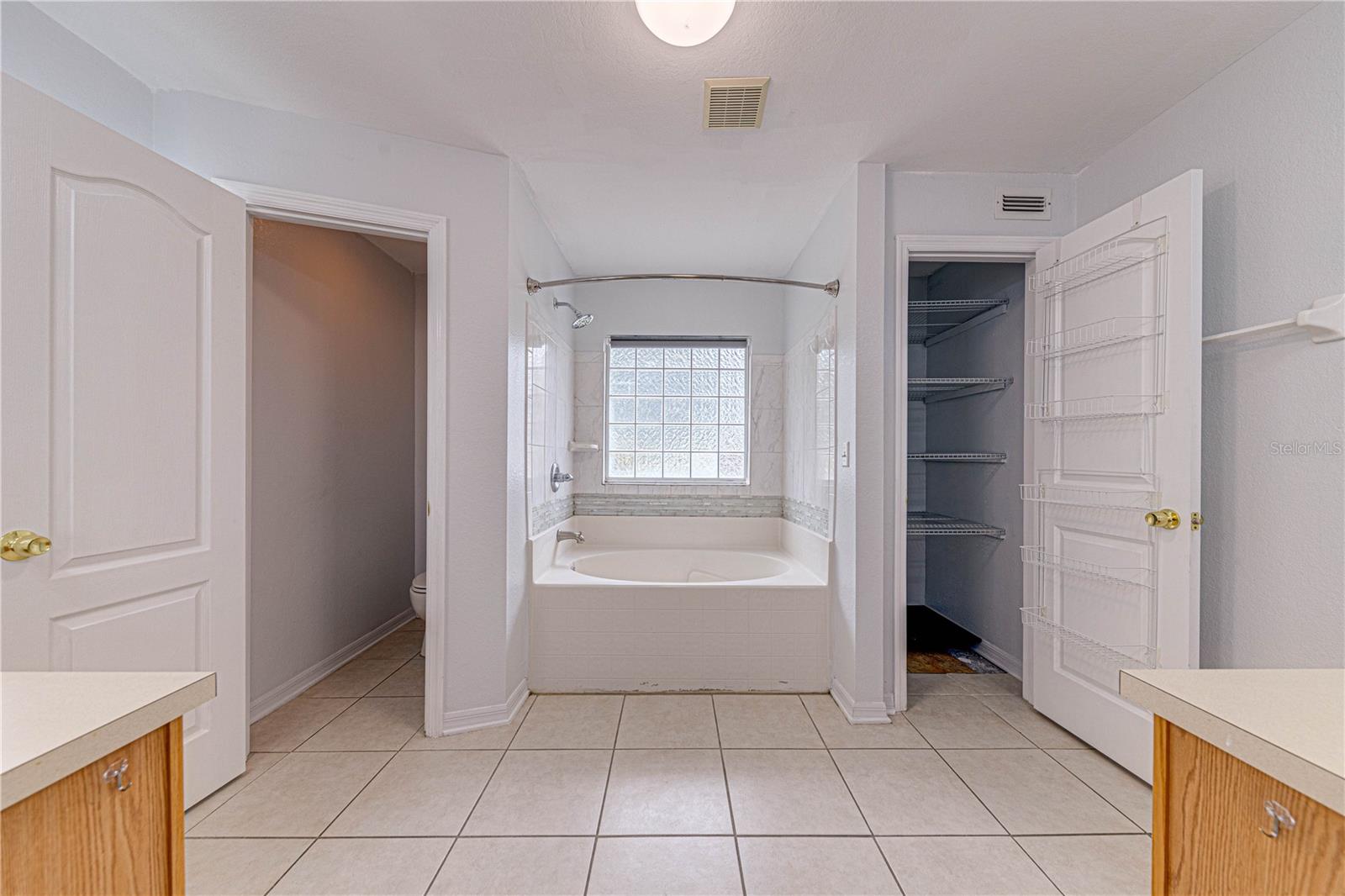 Image 34 of 43 For 1176 Lake Place Court