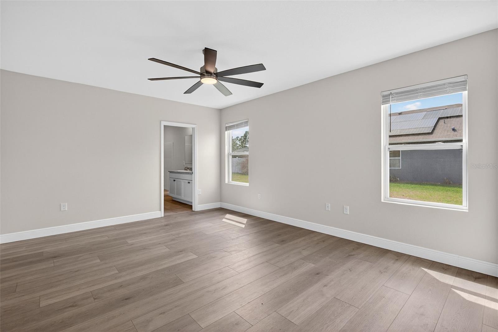 Image 16 of 92 For 2992 Gibraltar Boulevard