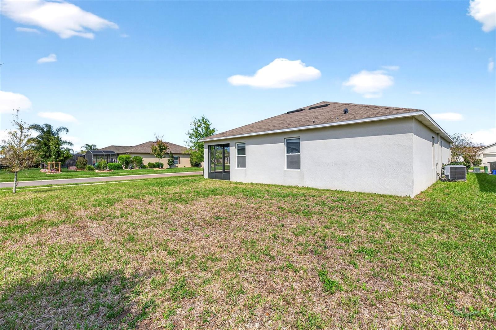 Image 29 of 92 For 2992 Gibraltar Boulevard