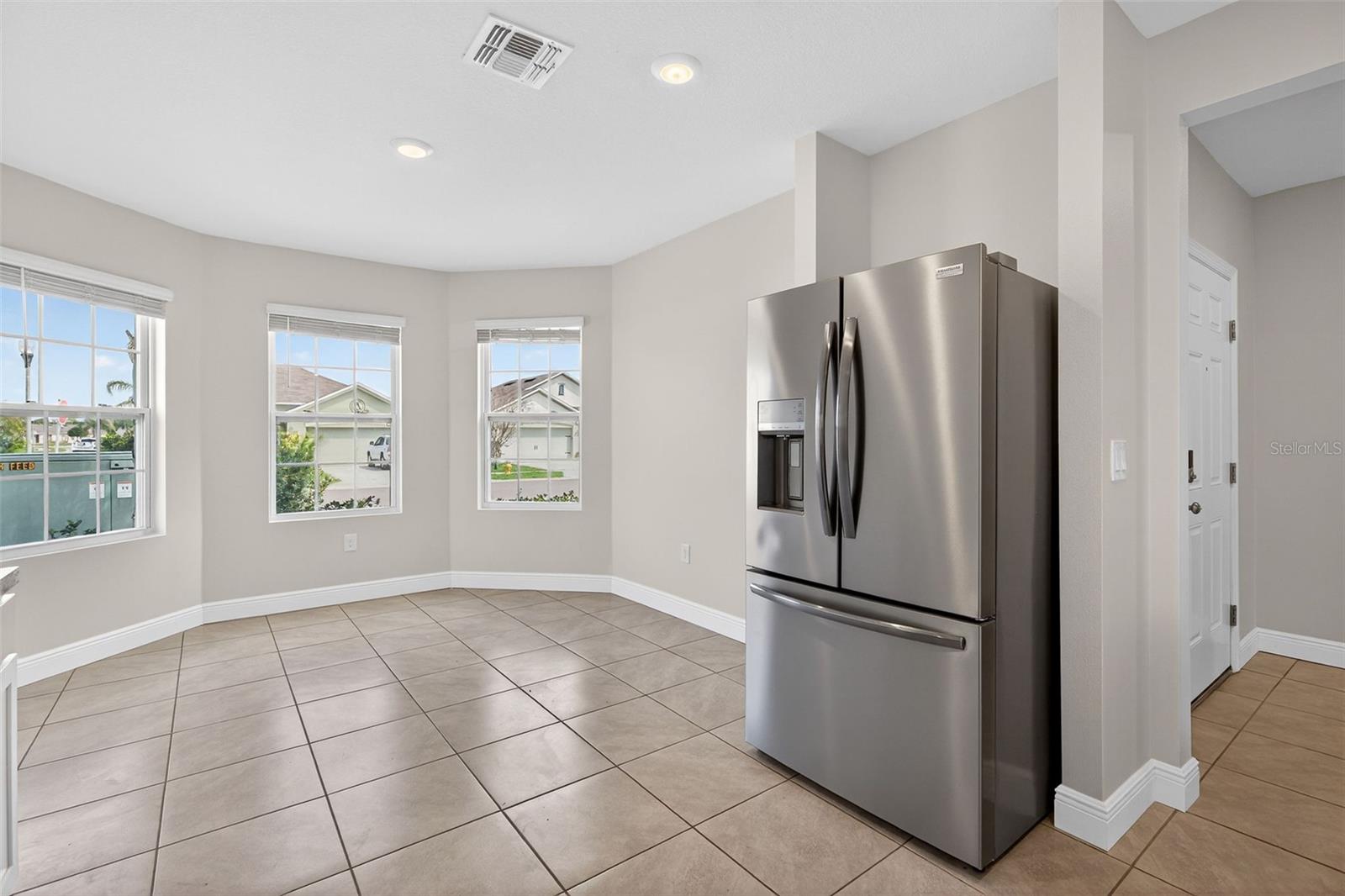 Image 4 of 92 For 2992 Gibraltar Boulevard