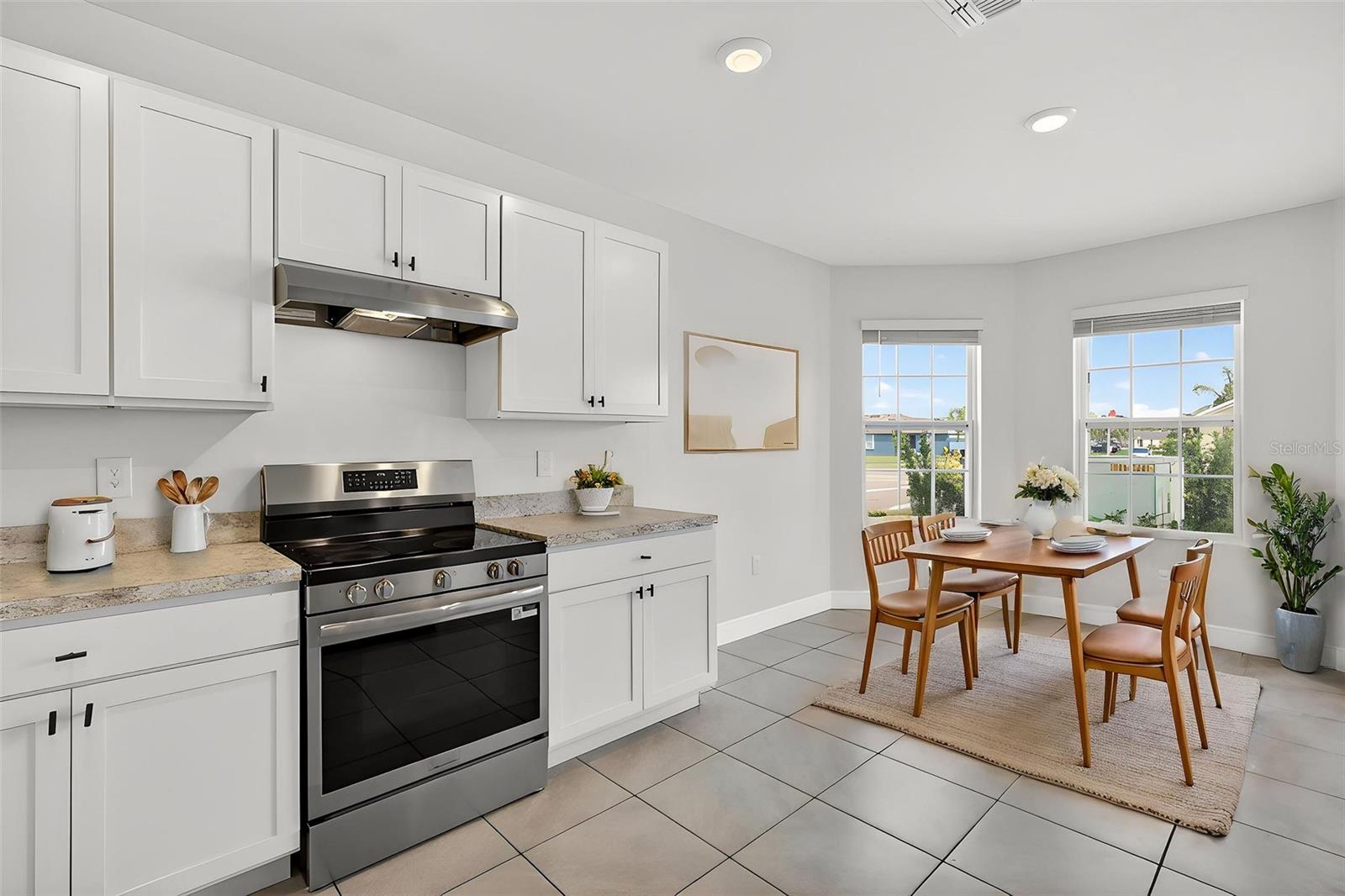 Image 40 of 92 For 2992 Gibraltar Boulevard