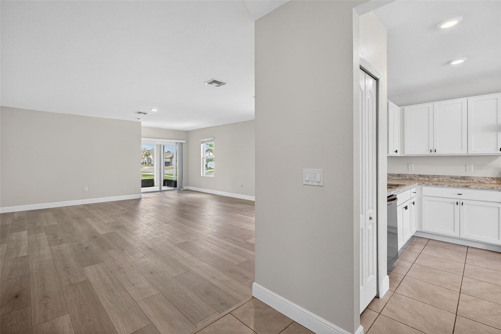 Image 41 of 92 For 2992 Gibraltar Boulevard