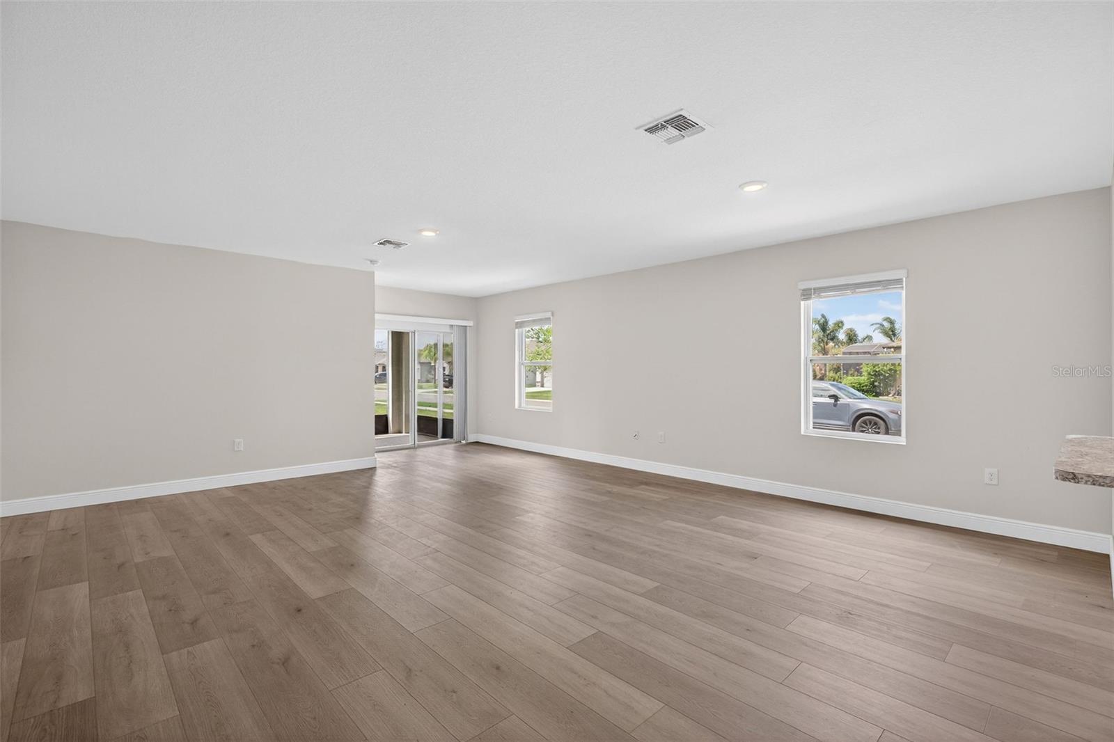 Image 42 of 92 For 2992 Gibraltar Boulevard