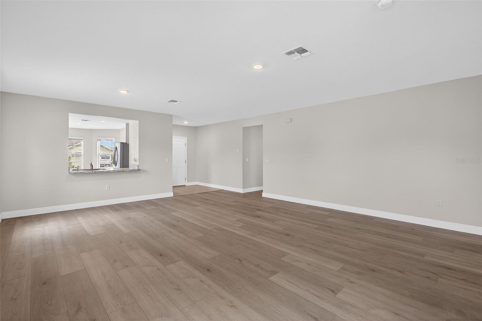 Image 44 of 92 For 2992 Gibraltar Boulevard